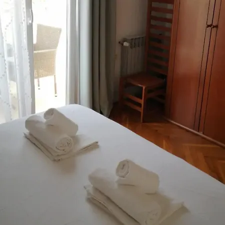 Apartman Natasa- One Bedroom With Balcony A1 - St Supetar