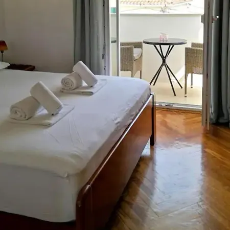 Natasa- One Bedroom With Balcony A1 - St Apartman *